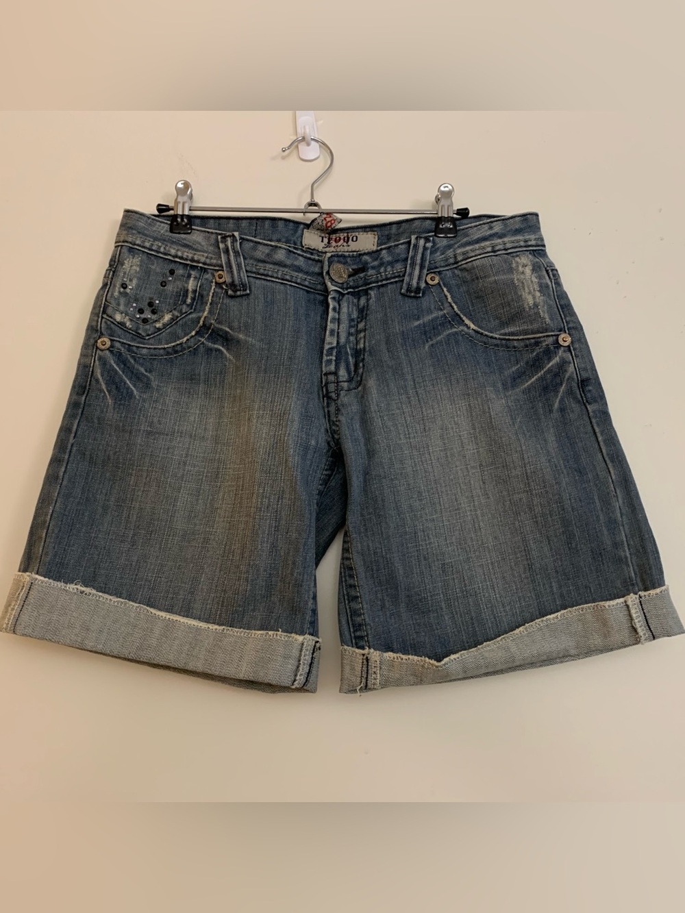 Vintage Y2K T2000 Rhinestone Studded Denim Shorts Size 28